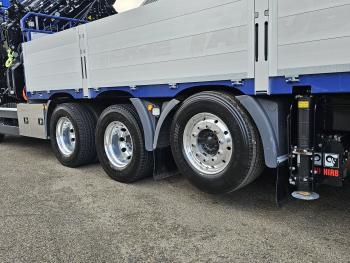 TGX 35.580 8x4-4 / HIAB 54 t/m CRANE+ JIB